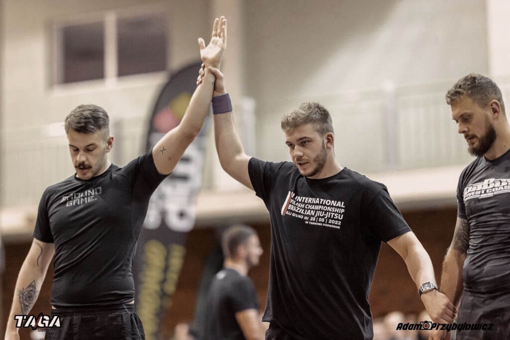 Jerzy Wycisk zwycięża w walce BJJ