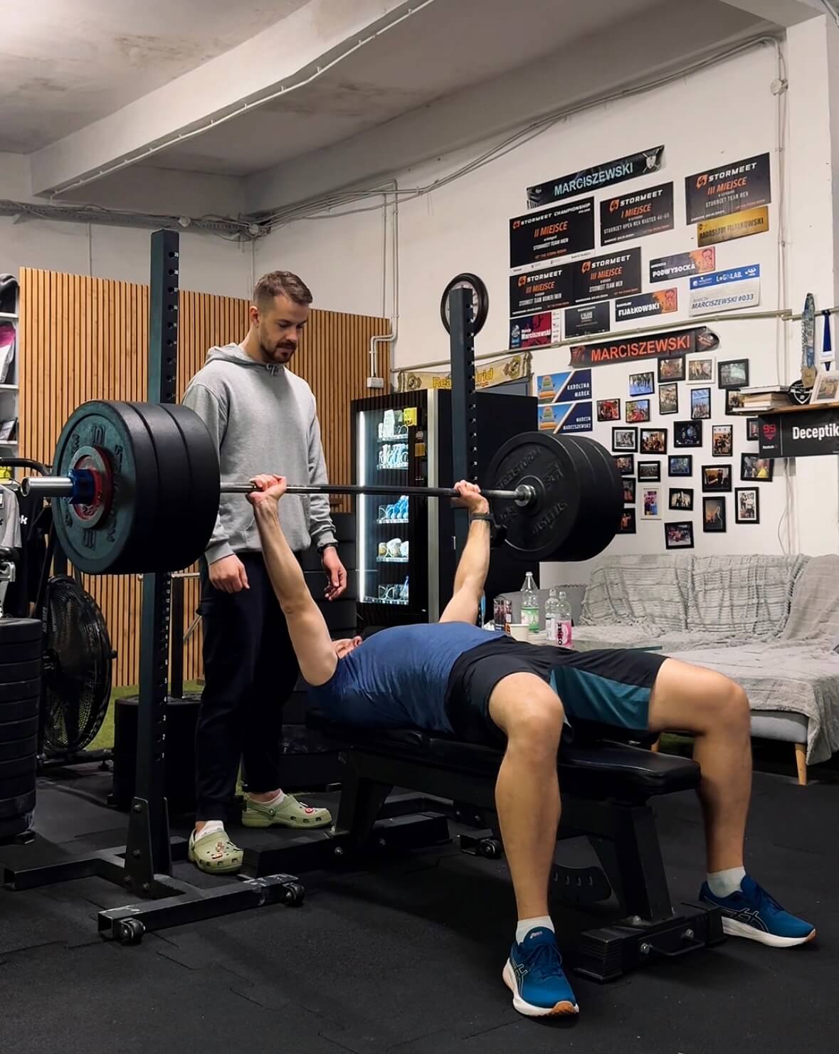 Jerzy Wycisk, trener personalny z Warszawy, podczas treningu z podopiecznym